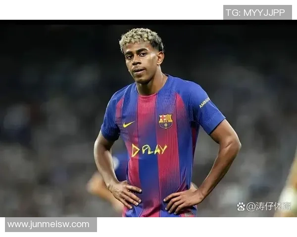 巴萨足球球星儿时成长故事揭秘 从街头球场到世界巅峰的奋斗历程